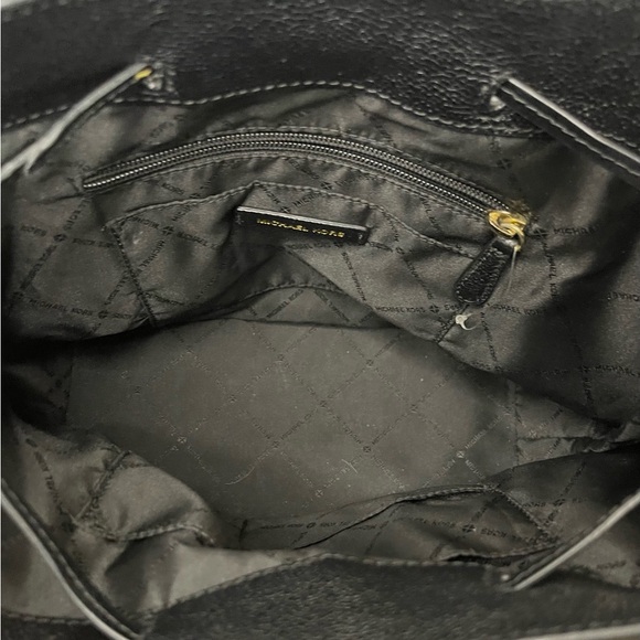 Michael Kors Nicole Large Black Pebbled Leather Bucket Bag.. EUC! - Picture 5 of 7